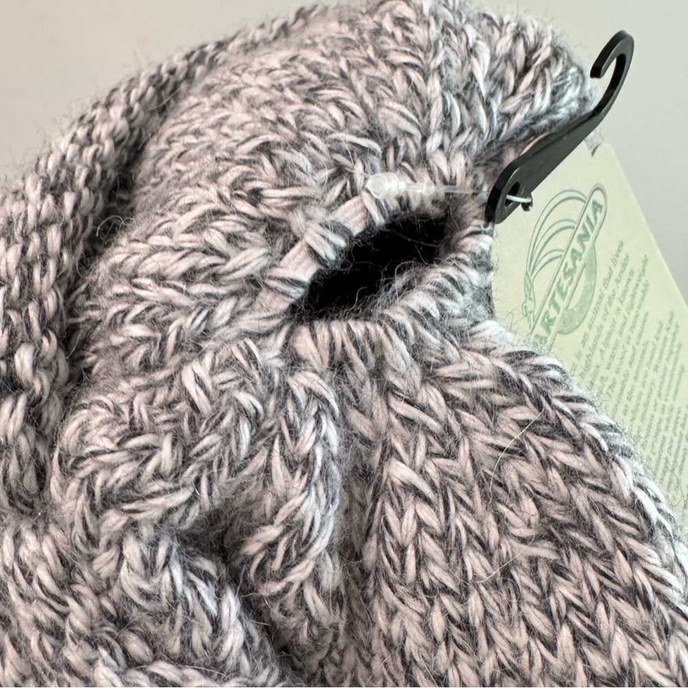 NWT Artesania Grey Alpaca Blend Ponytail Beanie Hat - Picture 6 of 6